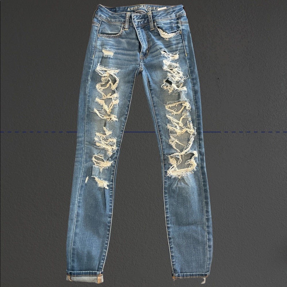 American Eagle Super Stretch Size US 2 jeans with rips